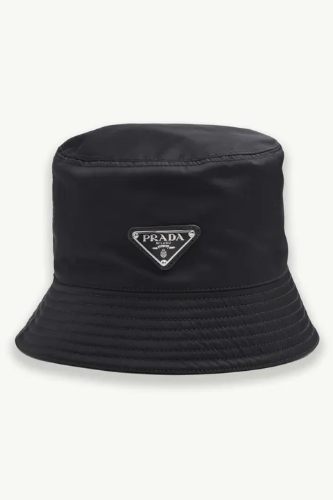 PRADA Re-Nylon Triangle Logo Bucket Hat in Black